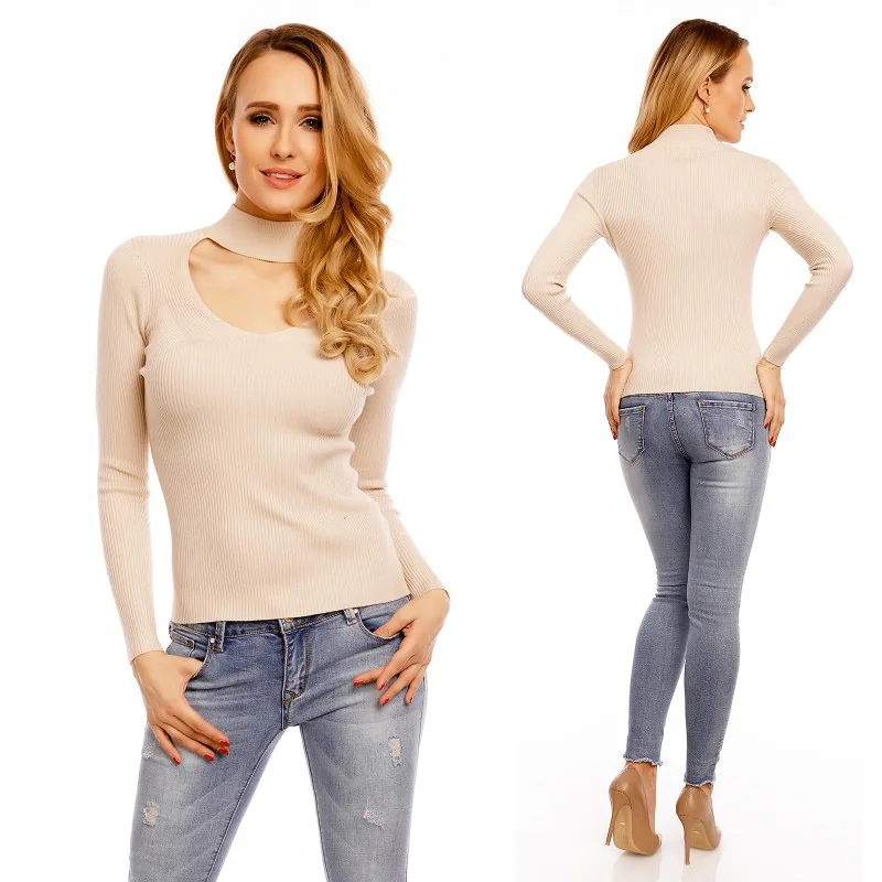 Pull beige manches longues col montant et décolleté en V