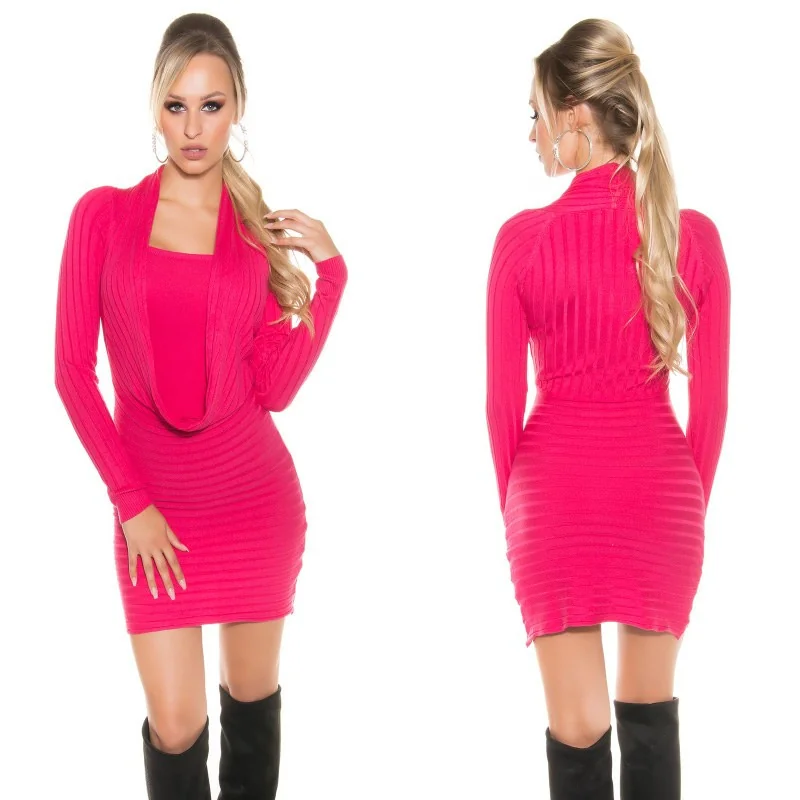 Robe Pull Fuchsia à Col Drapé: Style Moderne et Confort Optimal