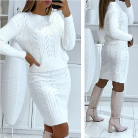 Ensemble 2 pièces jupe mi longue et pull blanc assorti très doux