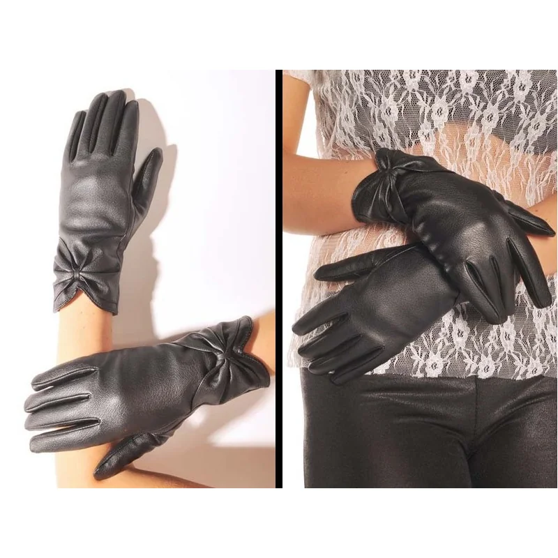 Gants en cuir avec papillon